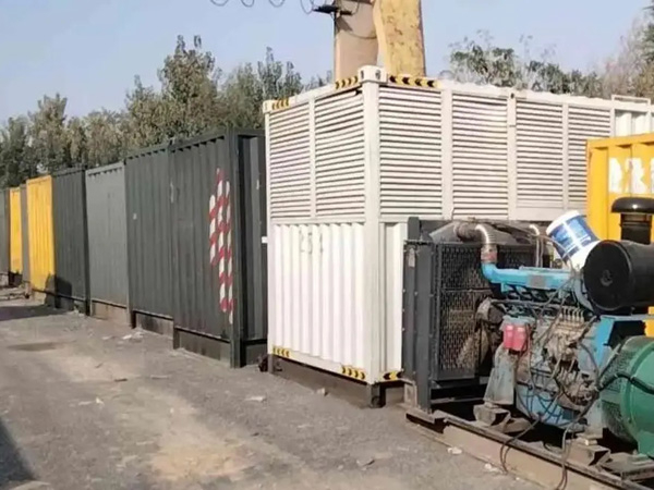 冠县200KW柴油发电机机组每小时油耗是多少?